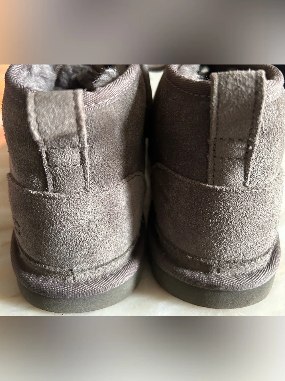 UGG Big Kids' Neumel II Gray Suede Classic Chukka Warm Lace-Up Boots Size 6 Boys